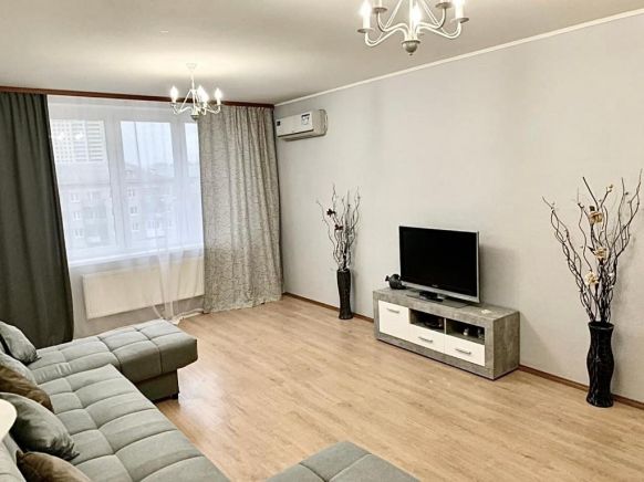 Apartment Domashny Uyut on Sheinkmana 90, Екатеринбург