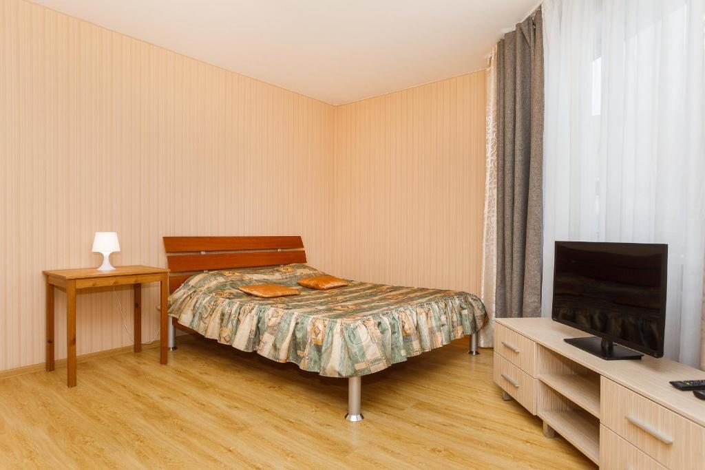 Апартаменты (Апартаменты с 2 спальнями - ул. Токарей, 40-105) апартамента Этажи на Токарей, Екатеринбург