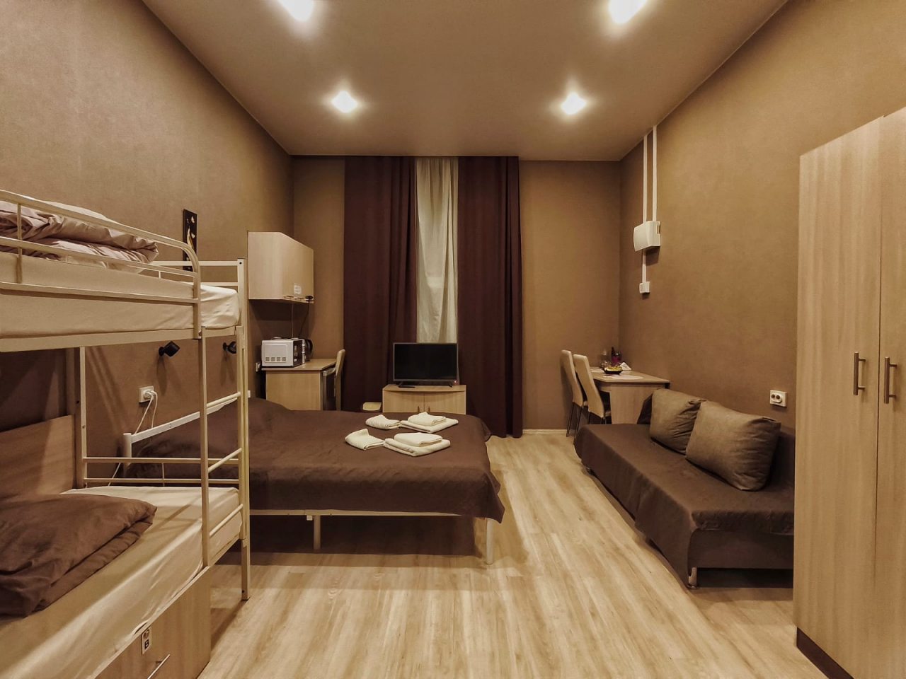 Семейный (Семейный 104 с удобствами на этаже), Мини-отель Героев России