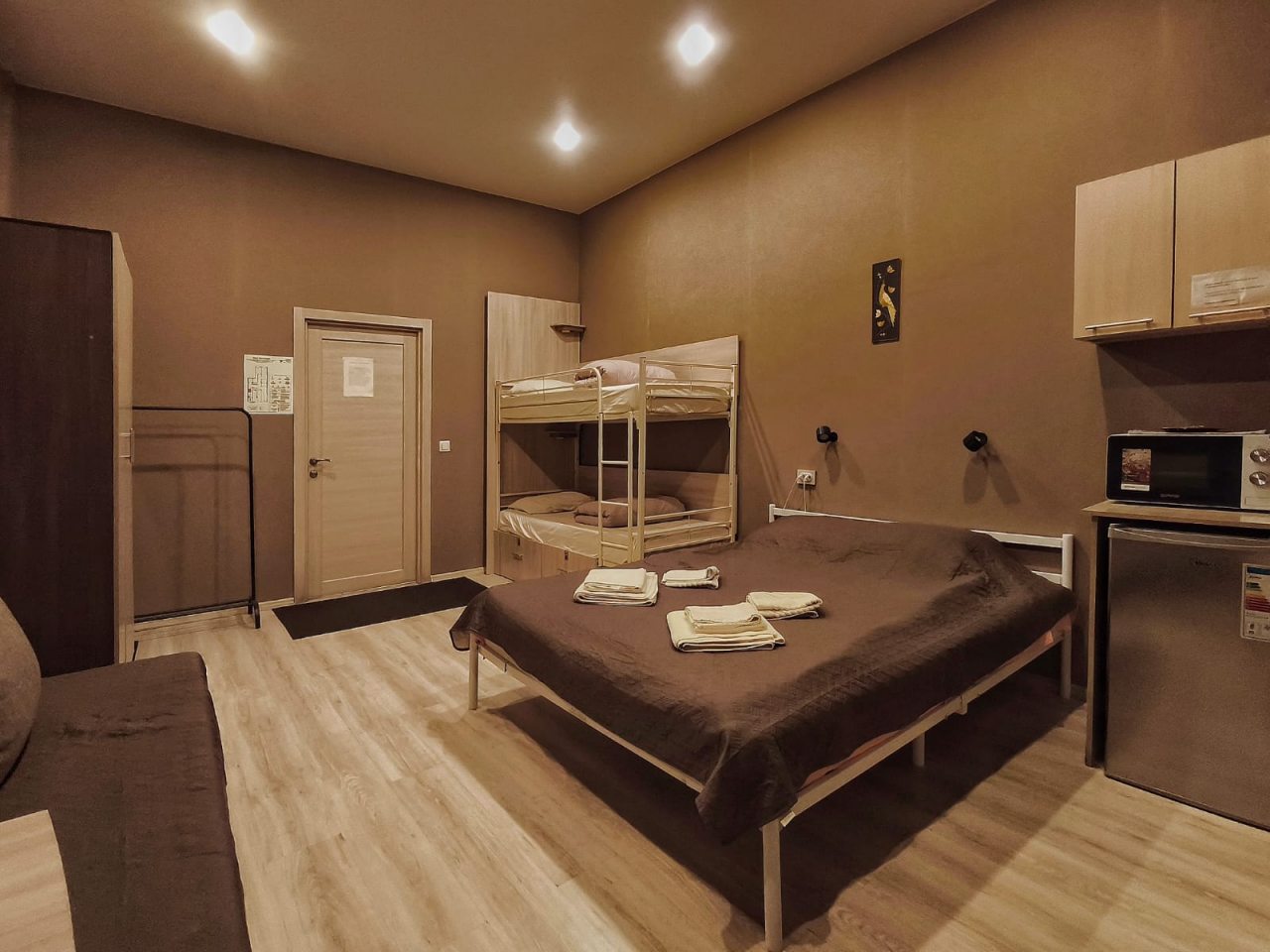 Семейный (Семейный 104 с удобствами на этаже), Мини-отель Героев России