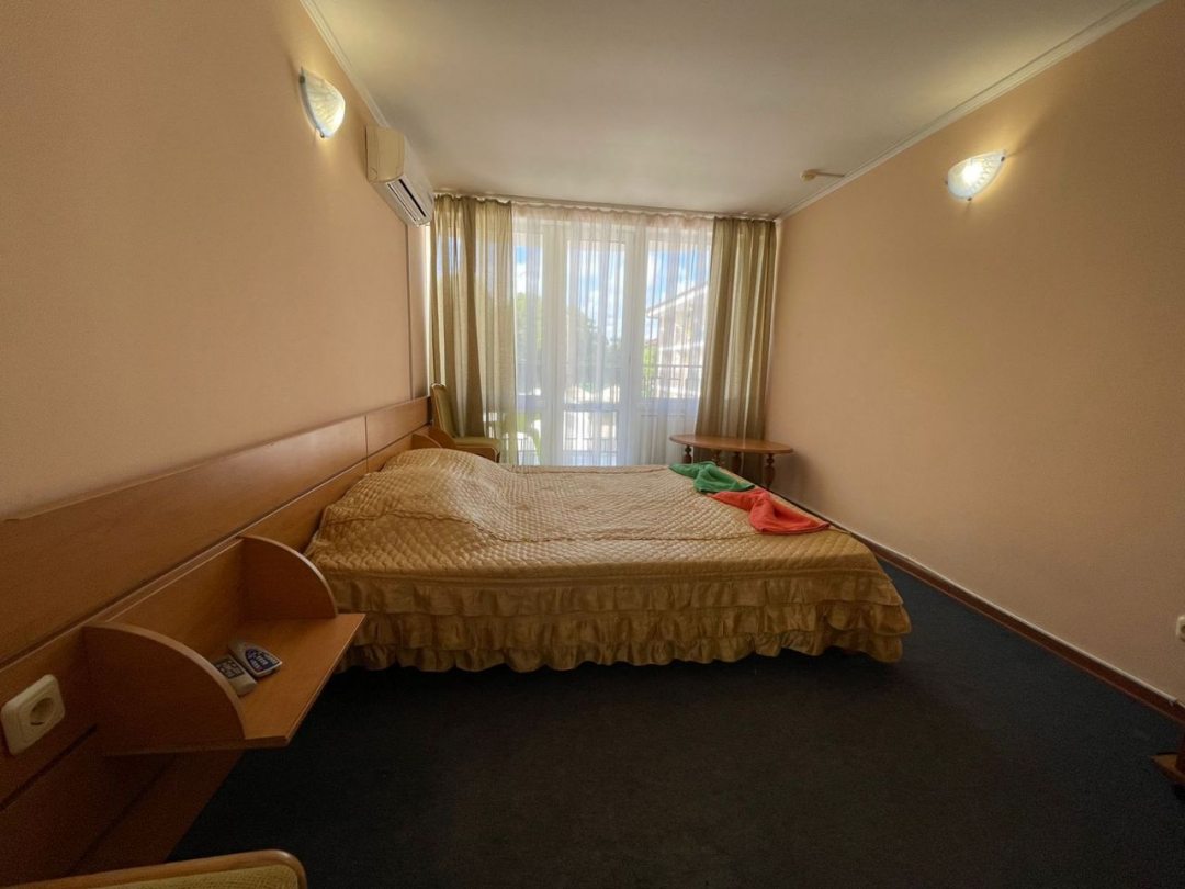 Двухместный (Двухместный номер с 1 кроватью или 2 отдельными кроватями и балконом) гостевого дома Морская лагуна, Джубга