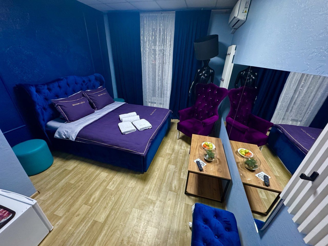 Сюит (Люкс с гидромассажной ванной), Отель Room Room