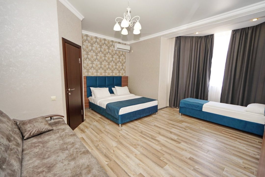 Пятиместный (Пятиместный стандартный номер с кроватью) гостевого дома Family, Лазаревское