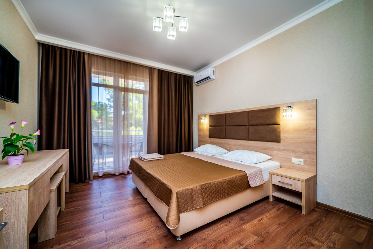 Двухместный (Большой двухместный номер с 1 кроватью или 2 отдельными кроватями) отеля Анжелика, Геленджик