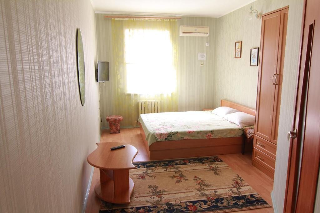 Двухместный (Большой двухместный номер с 1 кроватью) гостевого дома Аист, Геленджик