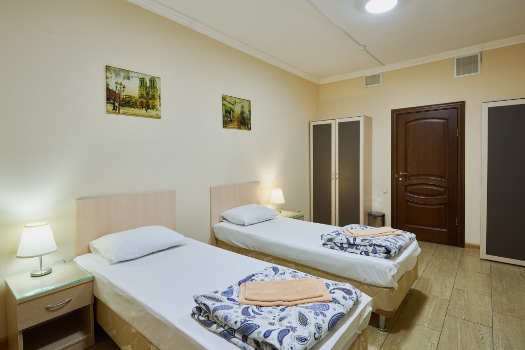 Трехместный Мужской (Кровать в общем номере для мужчин) мини-отеля Восток, Сочи