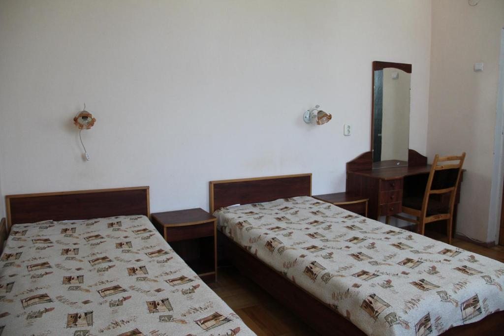 Номер (Односпальная кровать в общем номере - Лечение включено) отеля Ессунтукская Клиника-Санаторий, Ессентуки