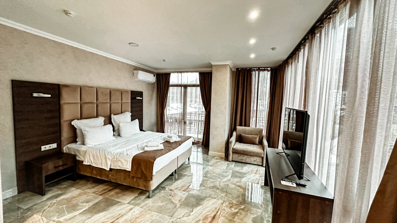 Двухместный (Делюкс с панорамными окнами) отеля Alcont by Stellar Hotels, Эсто-Садок