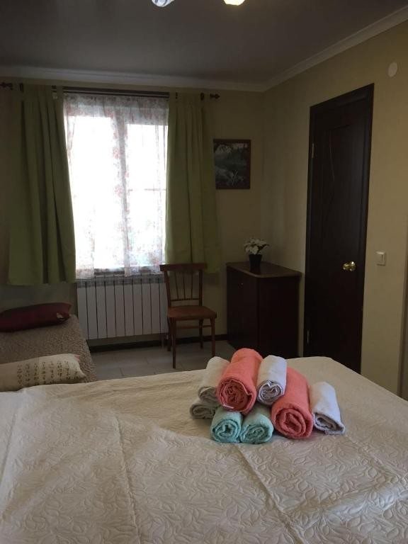 Четырехместный (Четырехместный номер с ванной комнатой) гостевого дома Семирамида, Геленджик