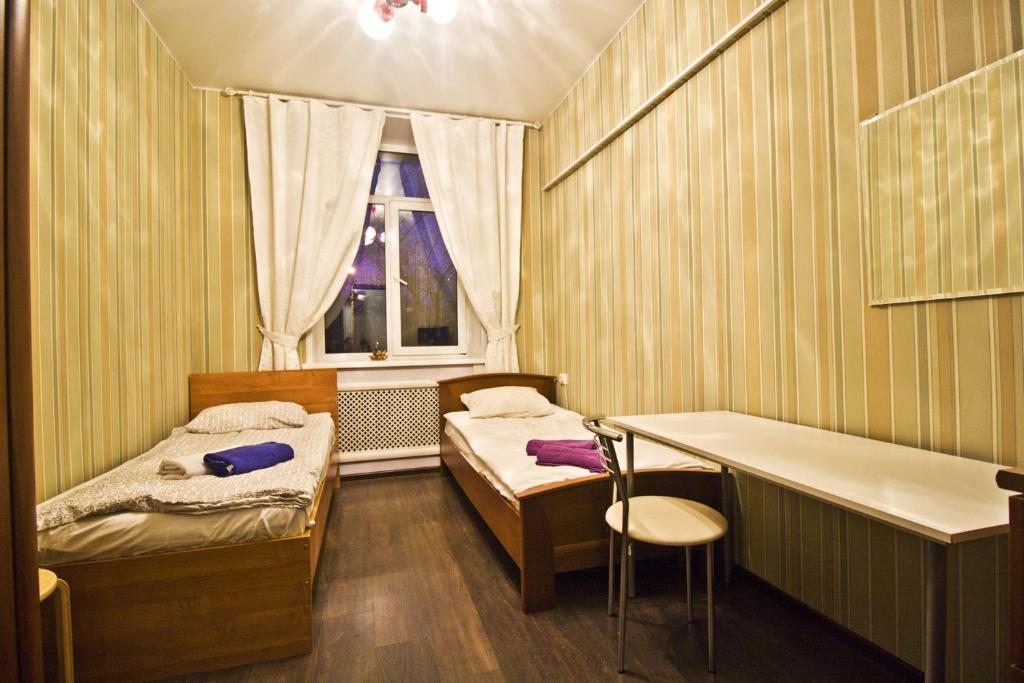 Двухместный (Двухместный номер с 2 отдельными кроватями и общей ванной комнатой) гостевого дома Lakshmi Rooms Park Pobedy, Москва