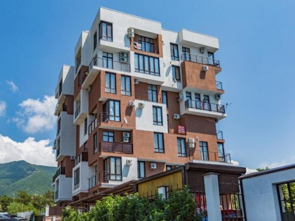 Aquamarine Apartments