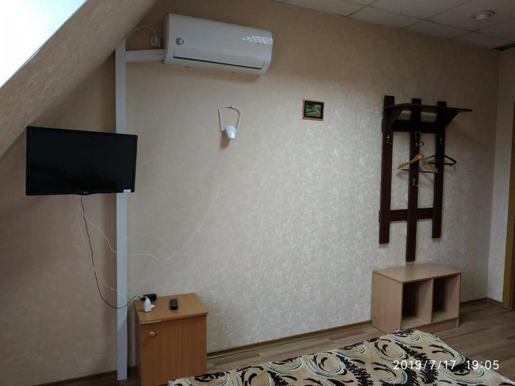 Двухместный (Двухместный номер с 1 кроватью и собственной ванной комнатой) отеля Олимп, Спасск