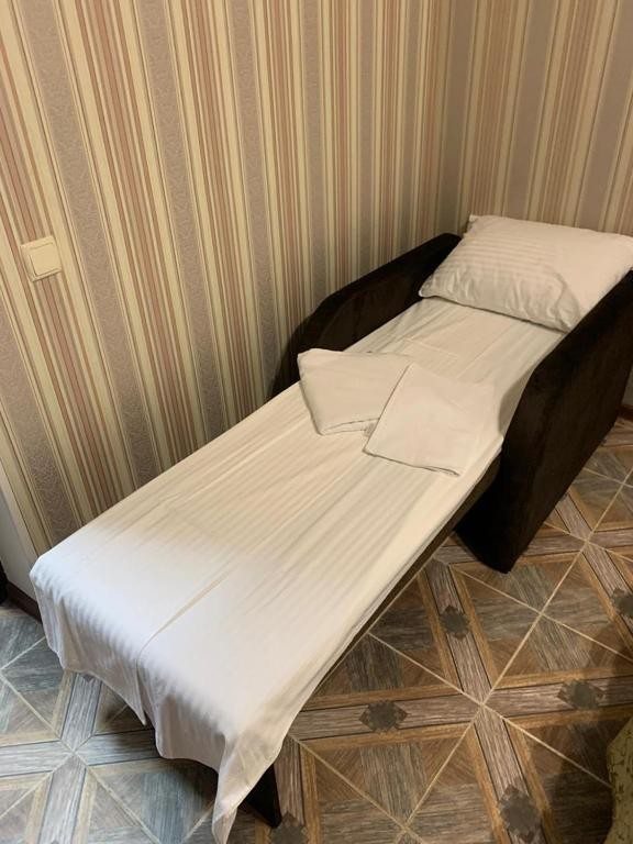 Двухместный (Двухместный номер с двуспальной кроватью и дополнительной кроватью) гостевого дома Melis, Архипо-Осиповка
