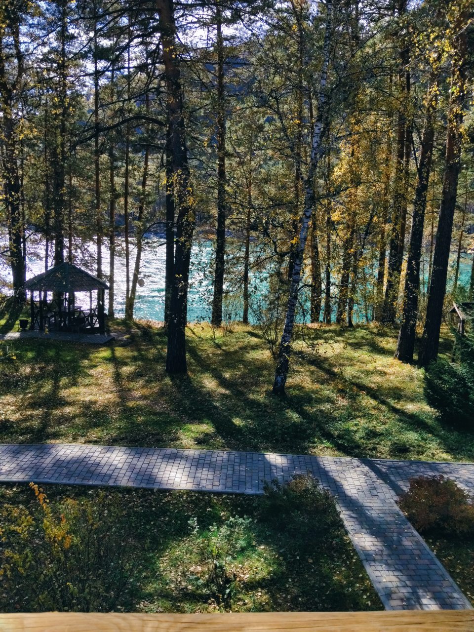 Трехместный (С балконом и видом на реку), Лазурит