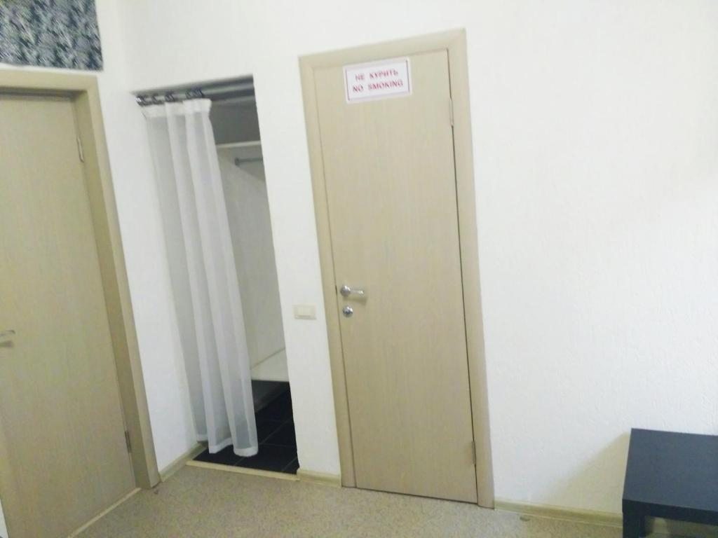 Двухместный (Двухместный номер с 1 кроватью и собственной ванной комнатой) отеля Тропинка, Южноуральск