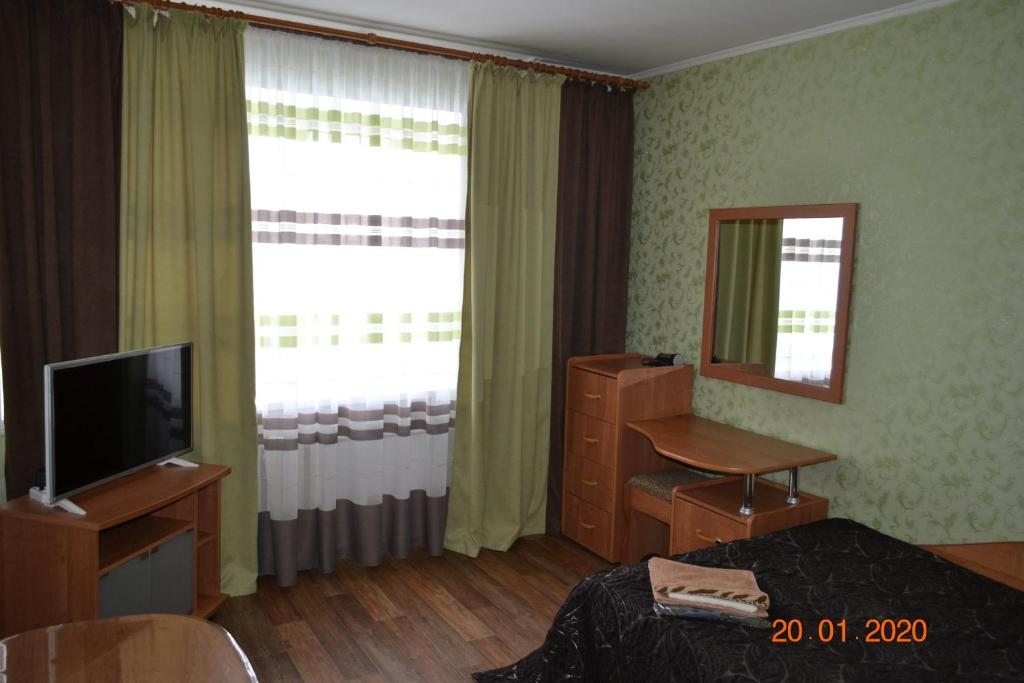 Двухместный (Двухместный номер с 1 кроватью и собственной ванной комнатой) отеля Сибирь, Ялуторовск