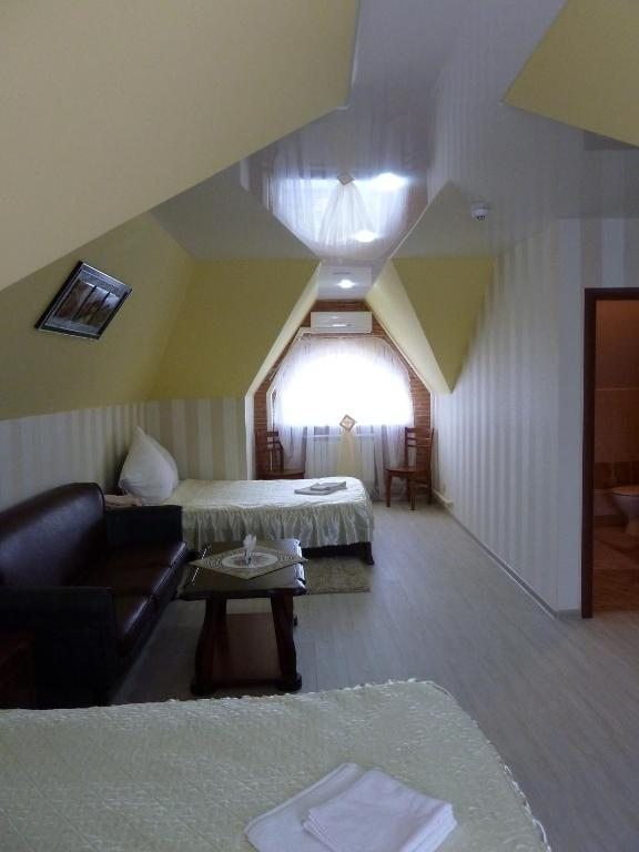 Двухместный (Просторный двухместный номер с 2 отдельными кроватями) гостиницы На Пороховской, Волоколамск