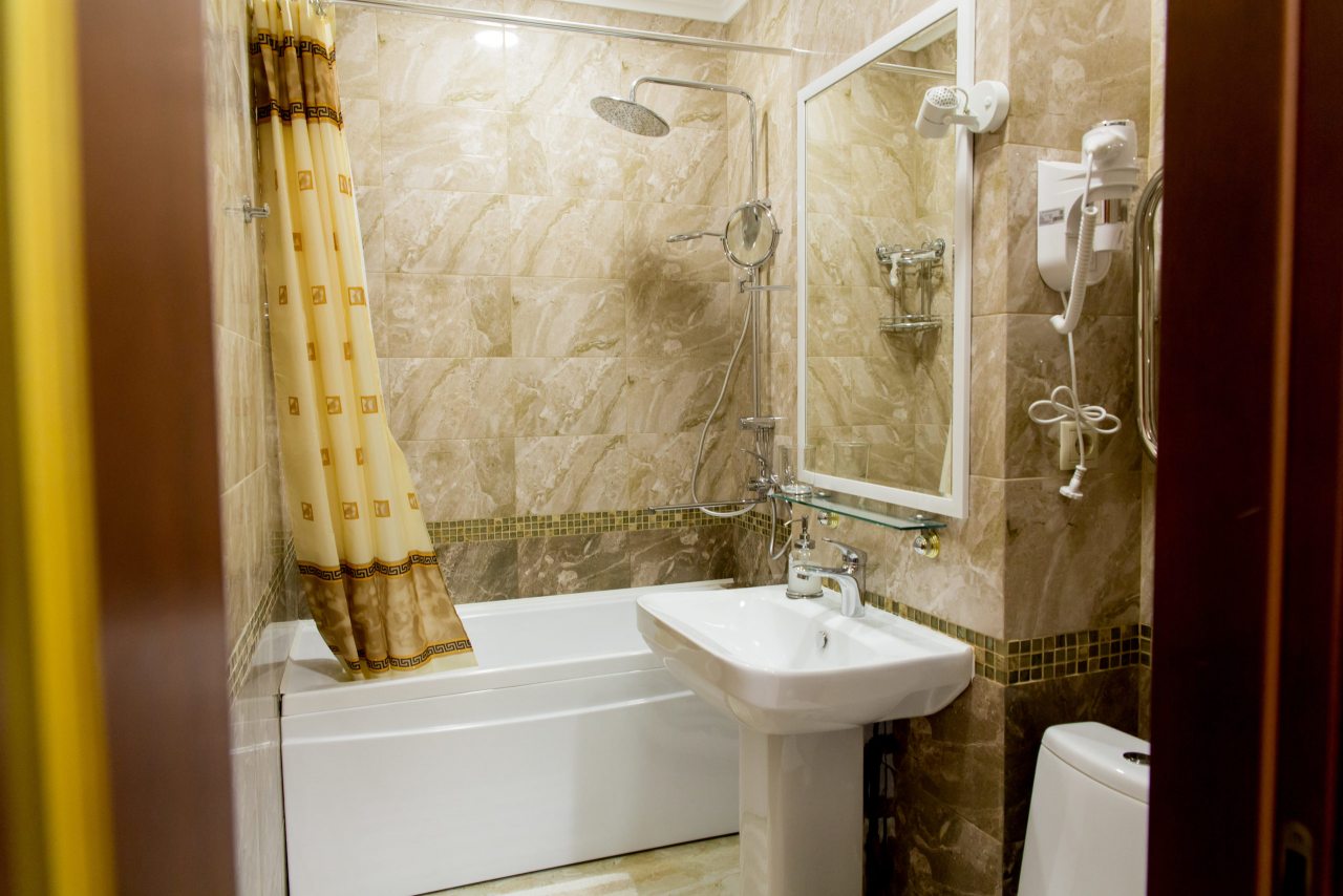 Полулюкс (Большой полулюкс с ванной и двумя раздельными кроватями, 28) отеля Калипсо, Тверь