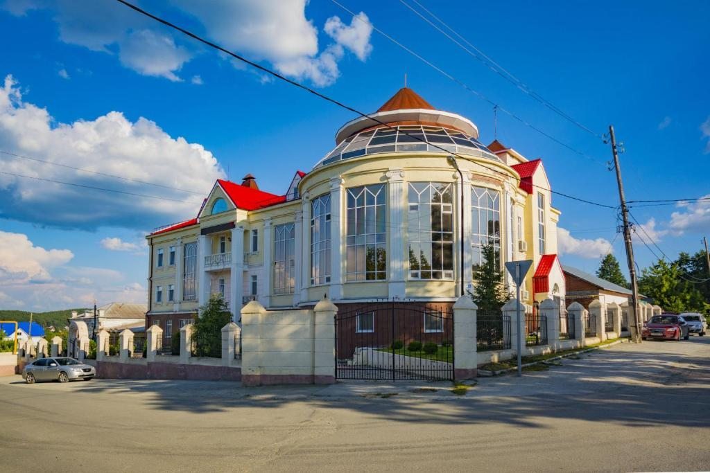 Отель Смирновъ, Верхняя Сысерть