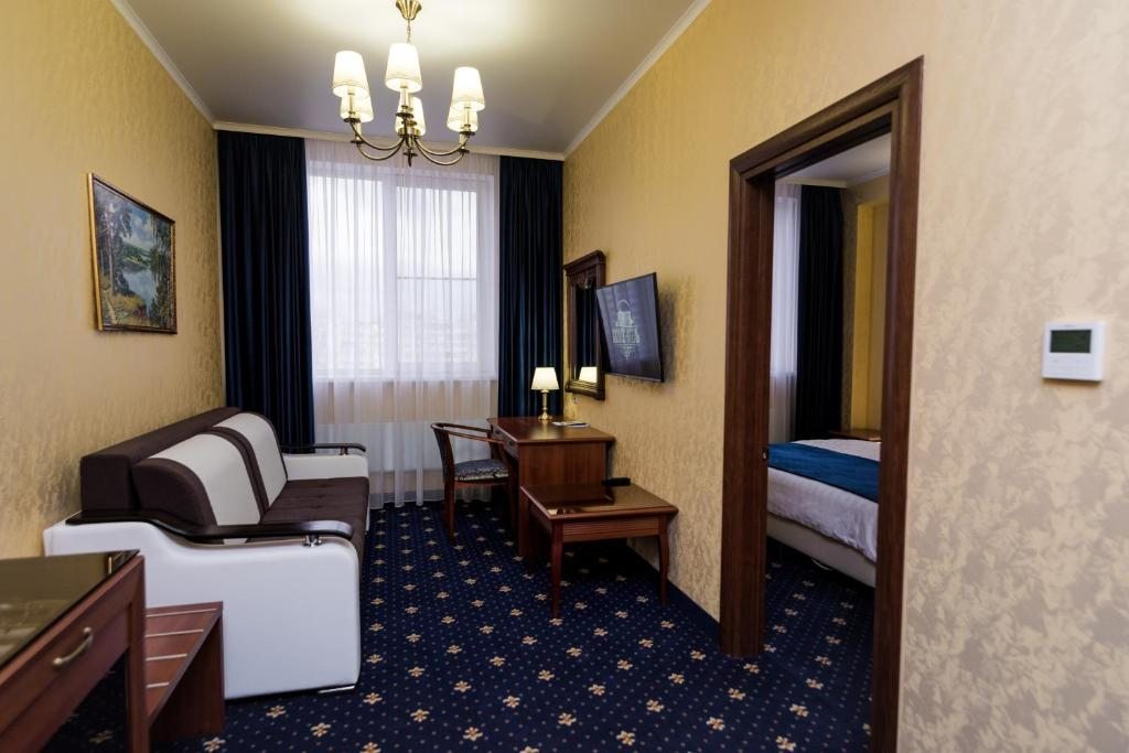 Двухместный (Улучшенный двухместный номер с 1 кроватью) отеля Бизнес Отель, Старый Оскол