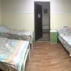 Трехместный (Классический трехместный номер), Hostel Room