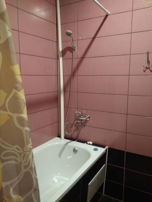 Номер (Кровать в общем 8-местном номере для мужчин и женщин) гостиницы Хостел, Кабанск