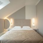 Двухместный (Стандартный двухместный номер без балкона "Мансарда"), Отель Monarch