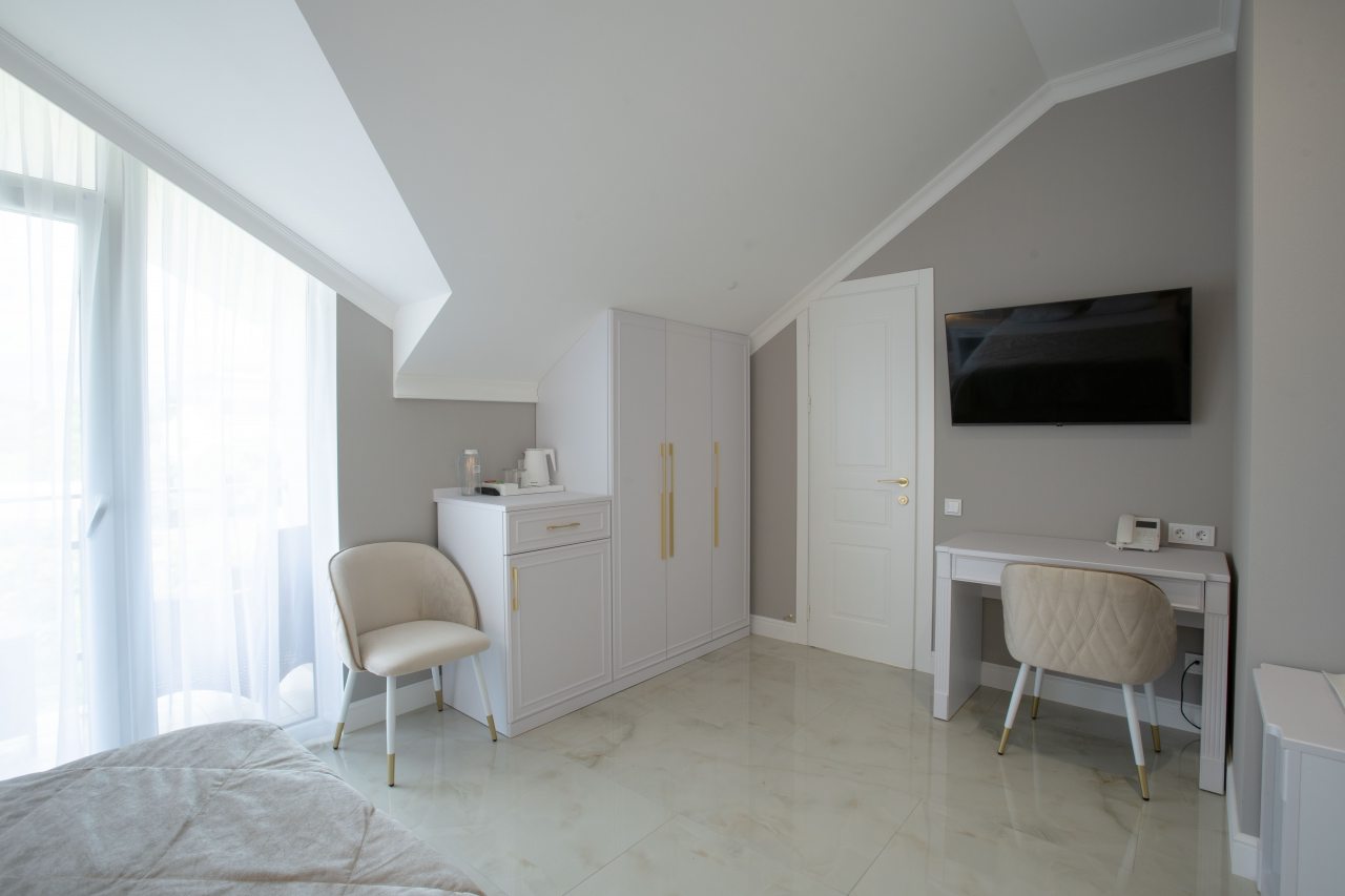 Двухместный (Стандартный двухместный номер с балконом 