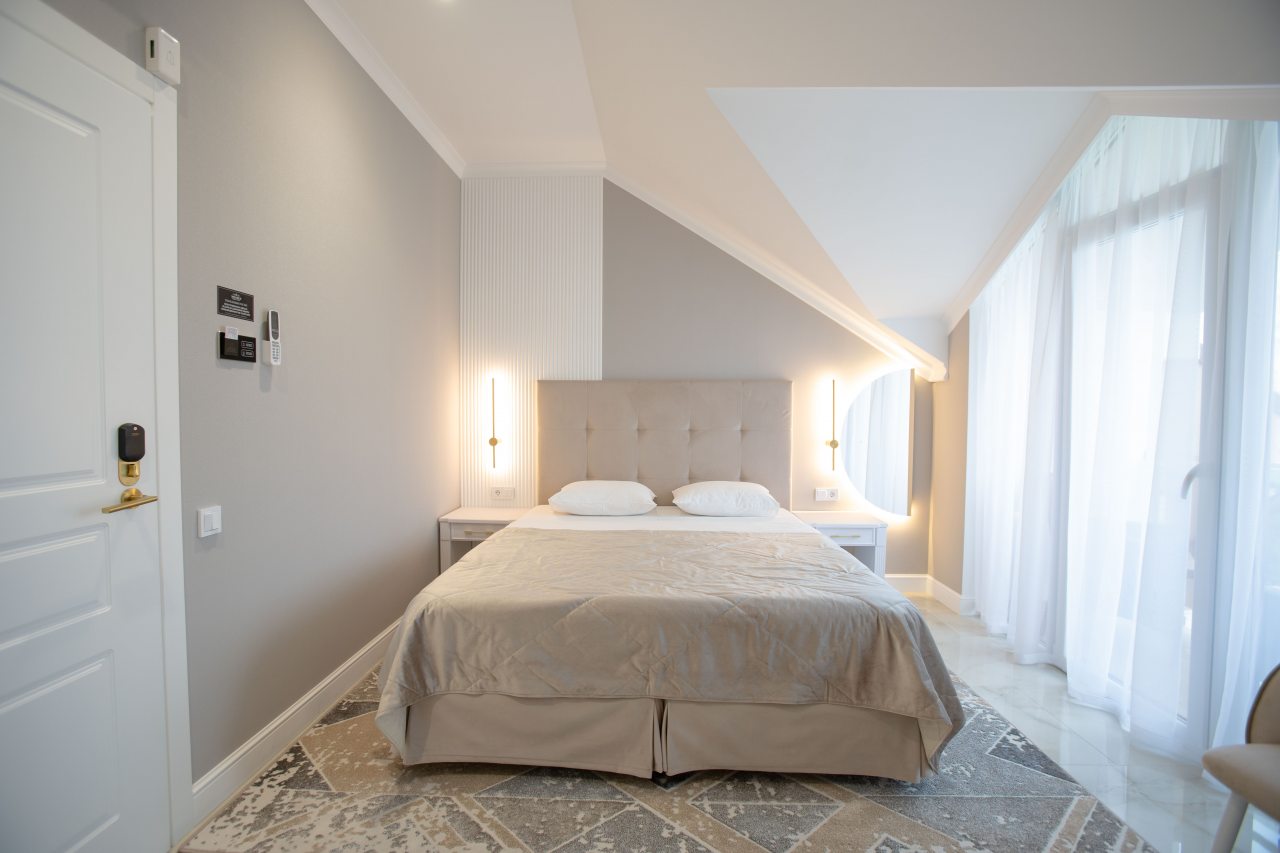 Двухместный (Стандартный двухместный номер с балконом 