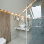 Двухместный (Стандартный двухместный номер с балконом "Мансарда"), Отель Monarch