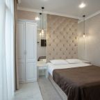 Люкс (Двухкомнатный "Люкс" с балконом), Отель Monarch