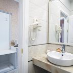 Люкс (Двухкомнатный "Люкс" с балконом), Отель Monarch