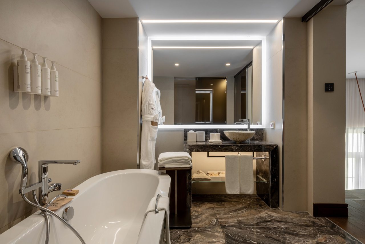 Двухместный (Номер Duplex двухуровневый, вид на море — с двуспальной кроватью и диваном), Отель Swissotel Resort Сочи Камелия