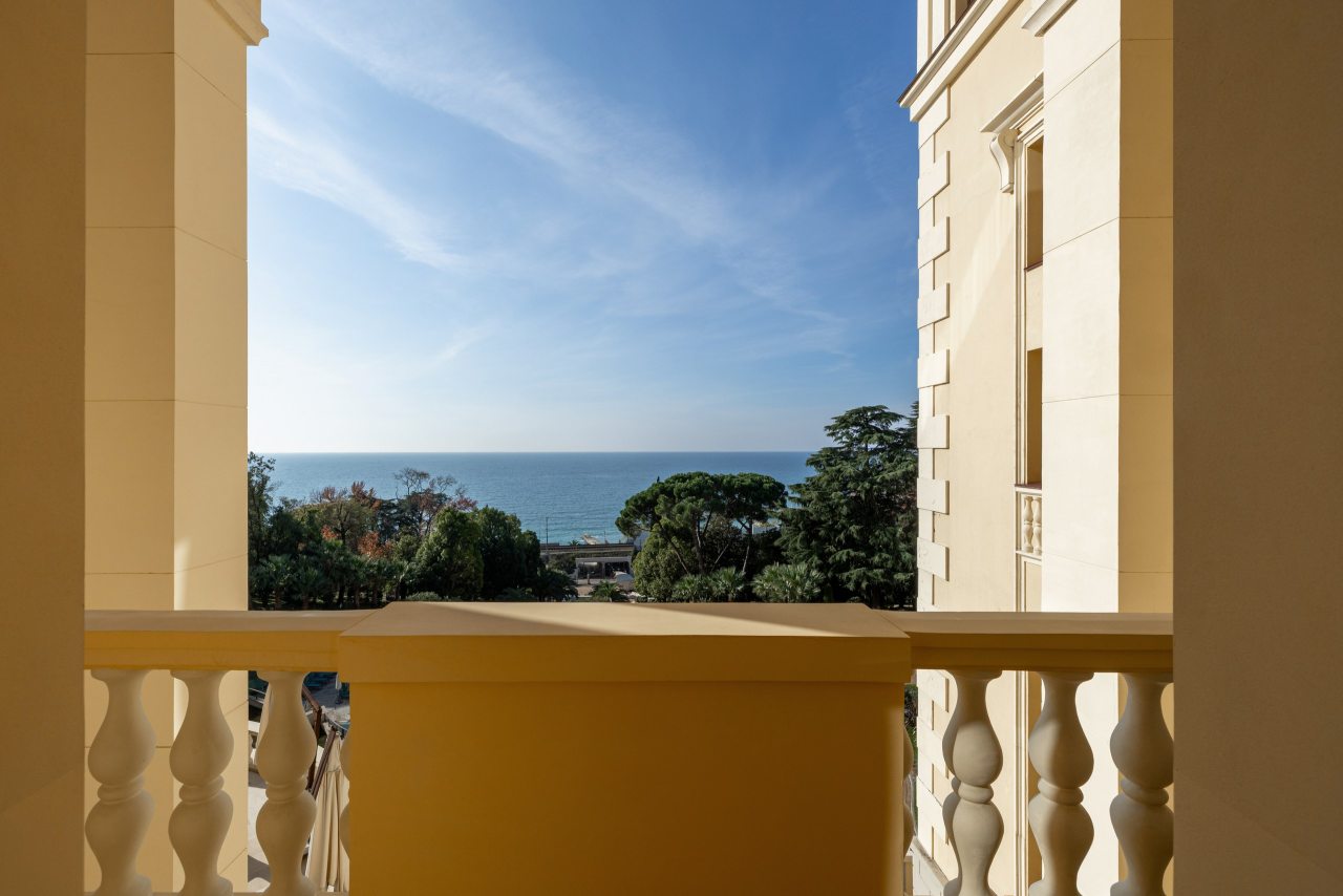 Двухместный (Номер Duplex двухуровневый, вид на море — с двуспальной кроватью и диваном), Отель Swissotel Resort Сочи Камелия