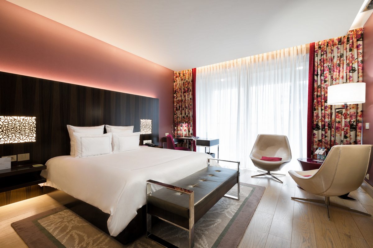 Двухместный (Номер Swiss Advantage, с видом во внутренний двор — с двуспальной кроватью), Отель Swissotel Resort Сочи Камелия