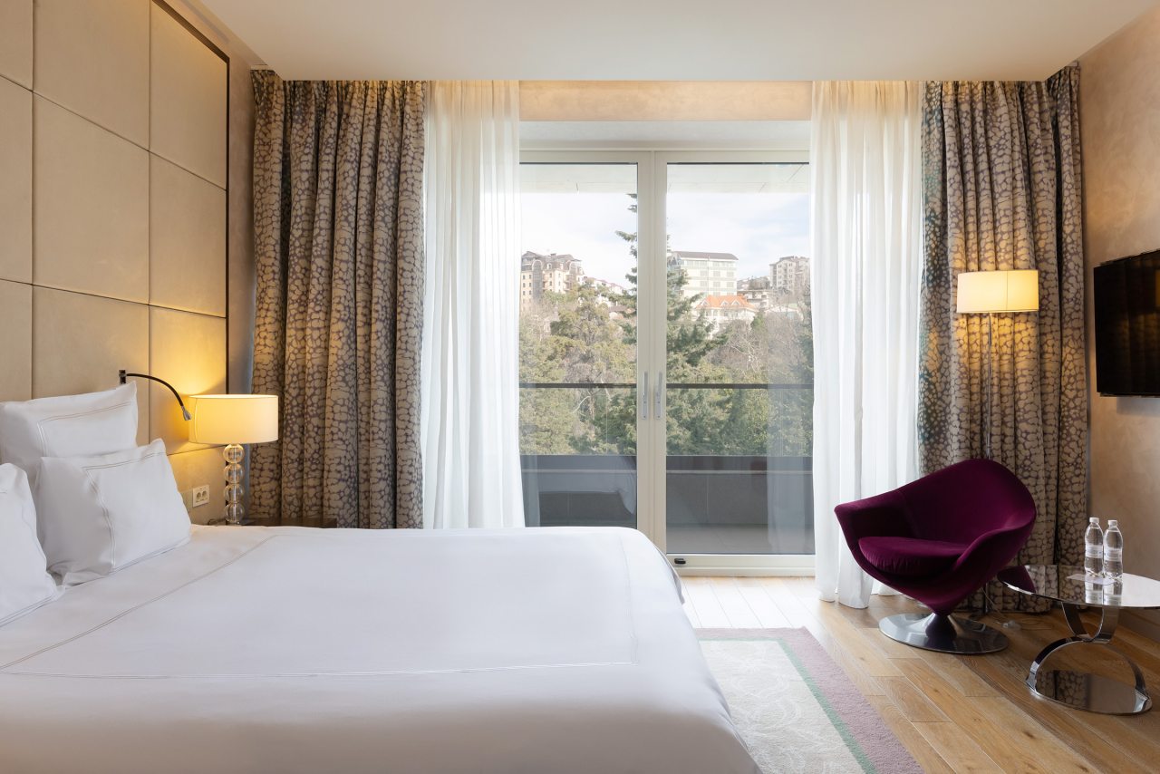 Двухместный (Номер Signature Suite, с видом на парк, с гостиной — с двуспальной кроватью), Отель Swissotel Resort Сочи Камелия