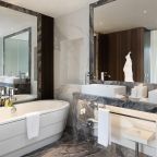 Двухместный (Номер Signature Suite, с видом на парк, с гостиной — с двуспальной кроватью), Отель Swissotel Resort Сочи Камелия