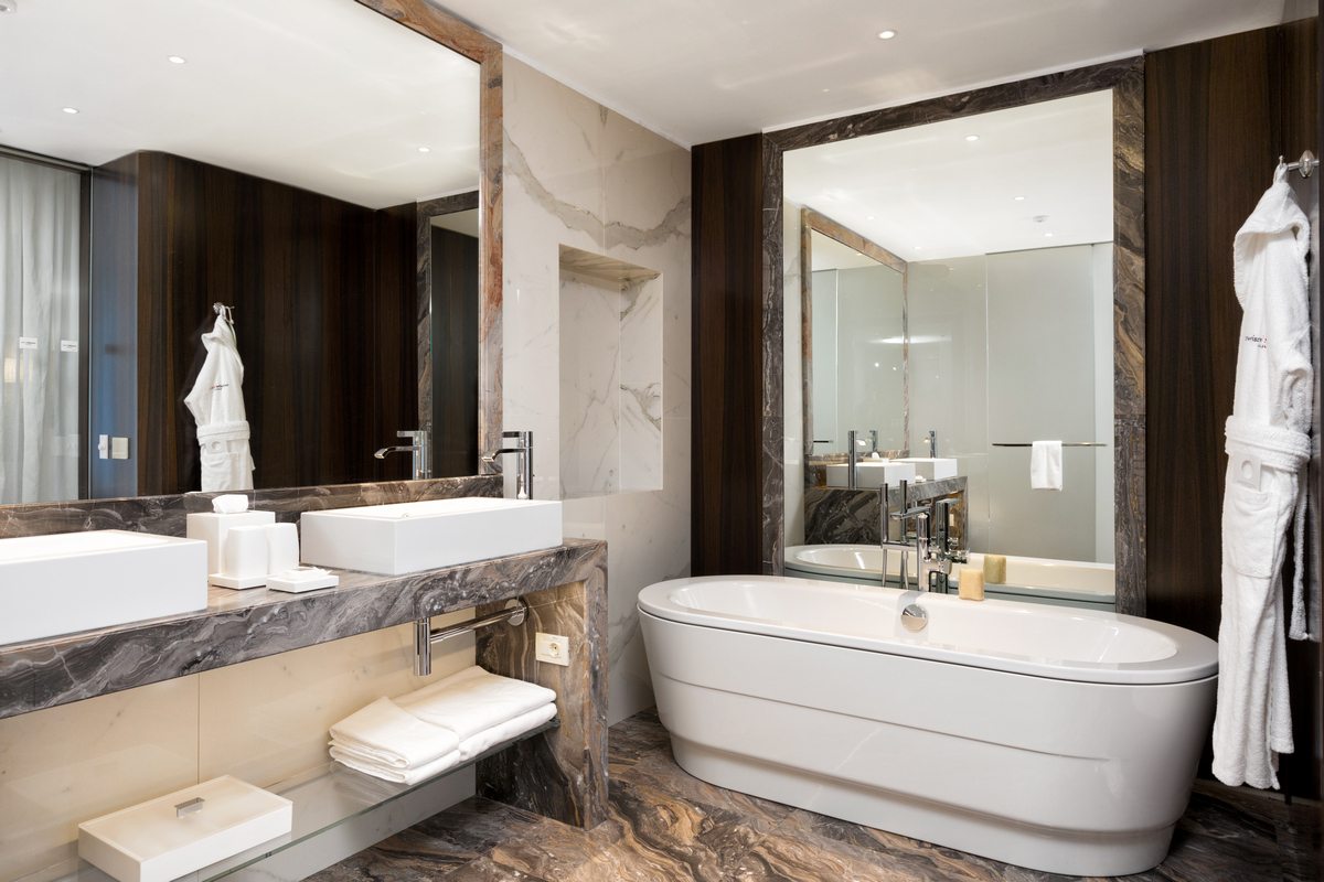 Двухместный (Номер Signature Suite, с видом на море, с гостиной — с двуспальной кроватью), Отель Swissotel Resort Сочи Камелия