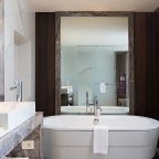 Двухместный (Номер Signature Suite, с видом на море, с гостиной — с двуспальной кроватью), Отель Swissotel Resort Сочи Камелия