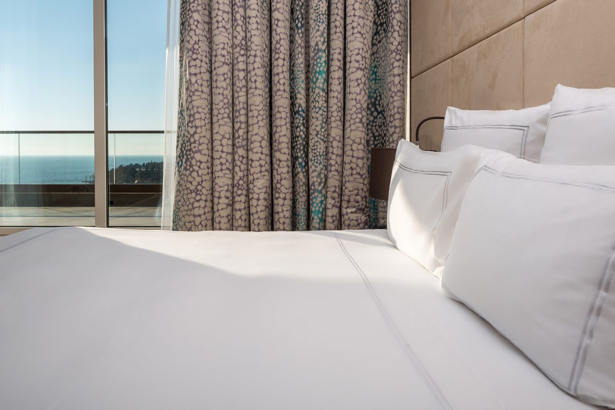 Двухместный (Номер Terrace Suite, с видом на море, с террасой, гостиной — с двуспальной кроватью), Отель Swissotel Resort Сочи Камелия