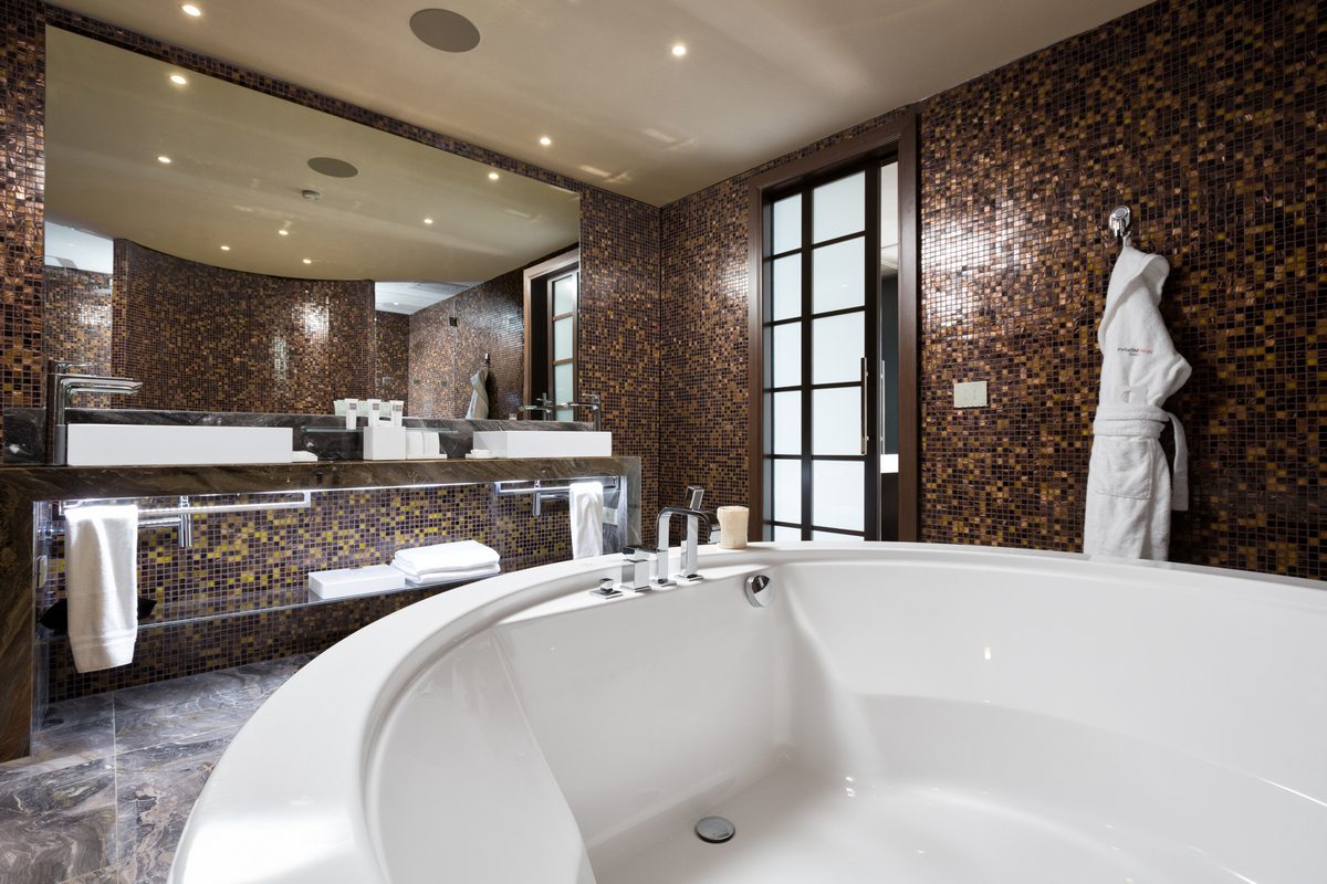 Двухместный (Номер Terrace Suite, с видом на море, с террасой, гостиной — с двуспальной кроватью), Отель Swissotel Resort Сочи Камелия