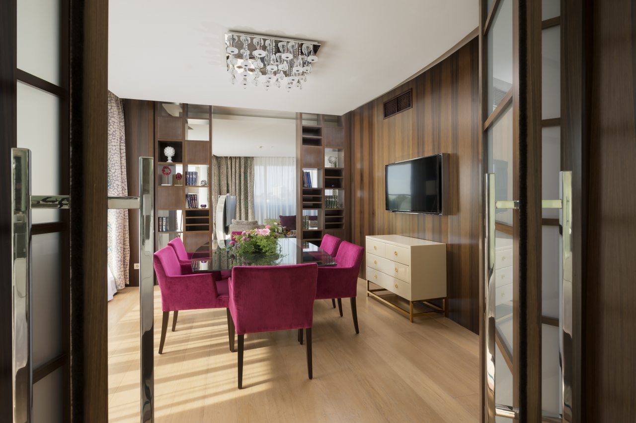 Трёхместный и более (Номер Presidential Suite, с террасой и видом на море — с 2 двуспальными кроватями), Отель Swissotel Resort Сочи Камелия