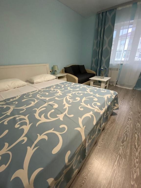 Двухместный (Улучшенный двухместный номер с 1 кроватью) гостевого дома Континент на Голубой Бухте, Геленджик