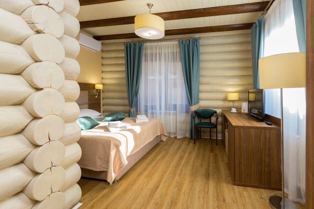Двухместный (Улучшенный двухместный номер с 1 кроватью) загородного отеля Династия, Хамышки