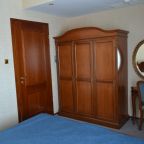 Номер (Люкс двухместный двухкомнатный), Отель Когалым