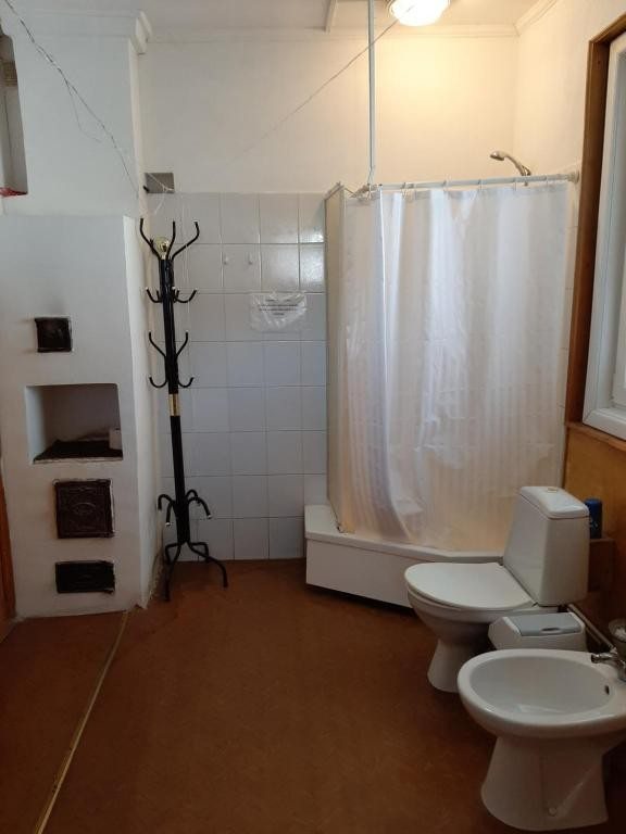 Двухместный (Стандартный двухместный номер с 2 отдельными кроватями и общей ванной комнатой) отеля Байкал Эрси, Листвянка
