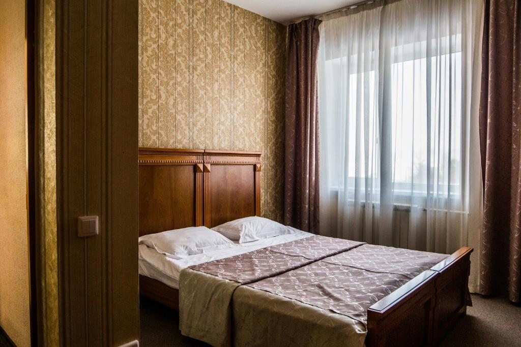 Двухместный (Улучшенный двухместный номер с 1 кроватью) отеля Маячок, Листвянка