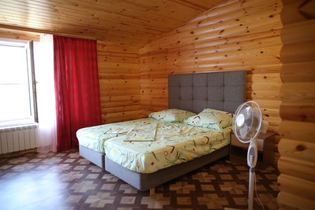 Двухместный (Просторный двухместный номер с 2 отдельными кроватями) отеля Автобанька Привал, Новокузнецк