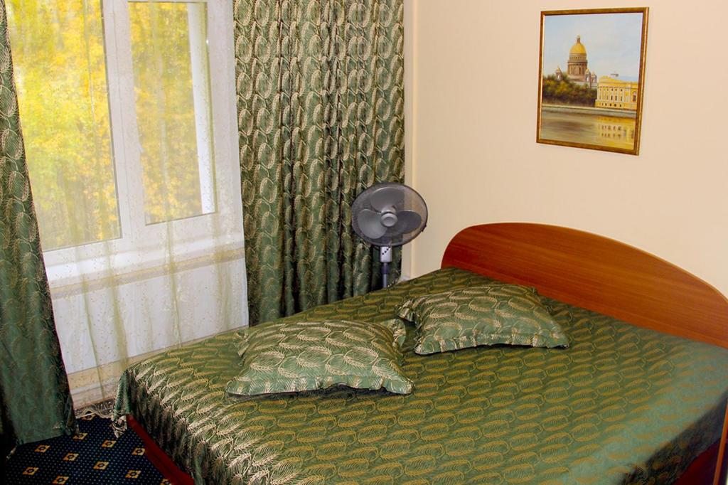 Двухместный (Стандарт, С 1 кроватью) отеля Кедр, Нягань