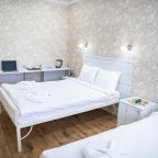 Трёхместный и более (Джуниор Сьют), Отель Авангард
